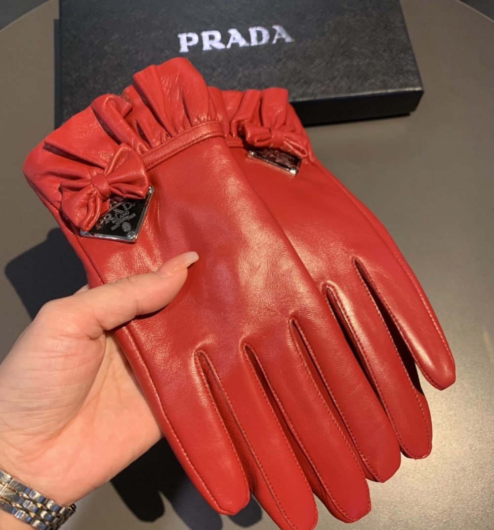 Prada Nappa Gloves In Red