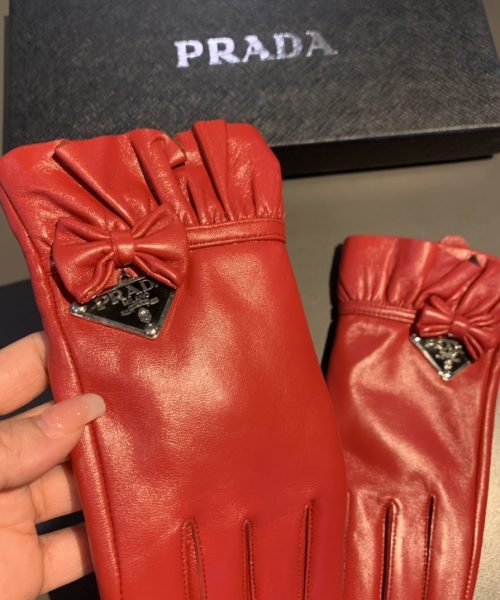 Prada Nappa Gloves In Red