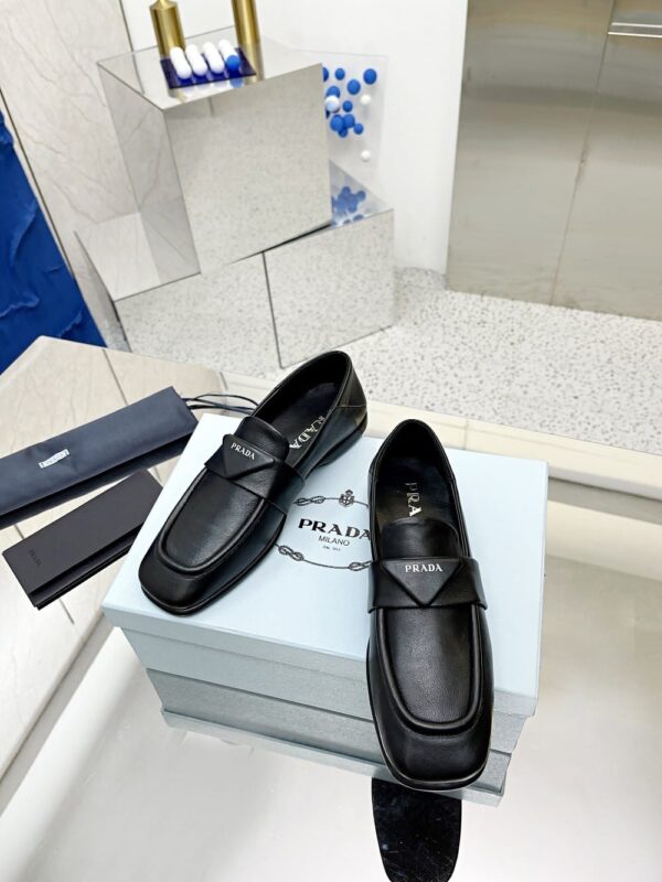 Prada Patent Loafers Black For Women PRD 