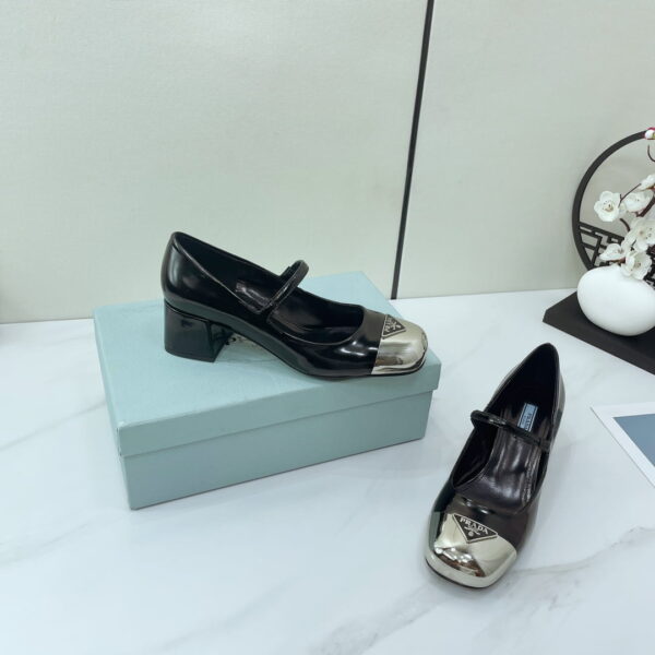 Prada Prada - Color Block With Rear Bridle Block Black For Women PRD