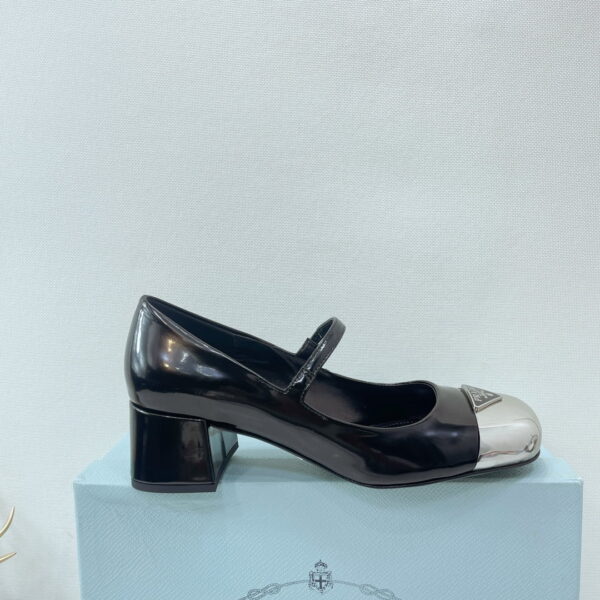 Prada Prada - Color Block With Rear Bridle Block Black For Women PRD