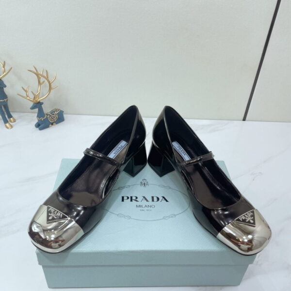 Prada Prada - Color Block With Rear Bridle Block Black For Women PRD