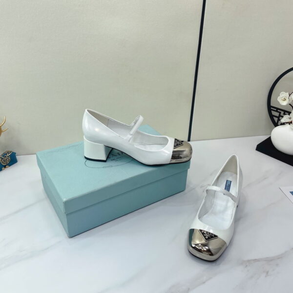 Prada Prada - Color Block With Rear Bridle Block White For Women PRD