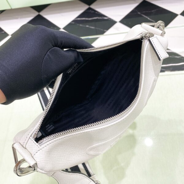 Prada Saffiano Triangle Bag White For Women, Women's Bags 11in/28cm 2VH155_2FAD_F0009_V_OOO