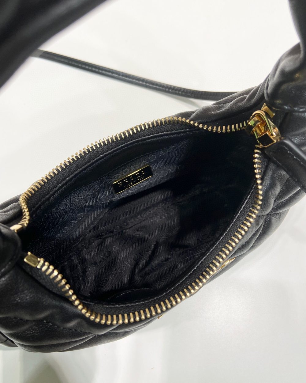 Quilted Nappa Shoulder Bag In Black For Women 8.3in/ 21cm