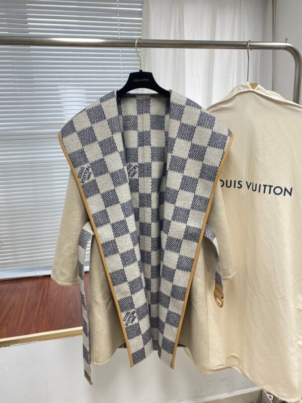 Reversible Damier Azur Hooded Wrap Coat Beige For Women 1A9L0R