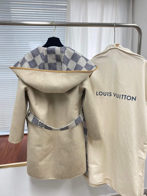 Reversible Damier Azur Hooded Wrap Coat Beige For Women 1A9L0R