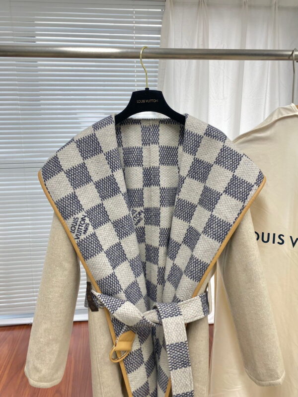 Reversible Damier Azur Hooded Wrap Coat Beige For Women 1A9L0R