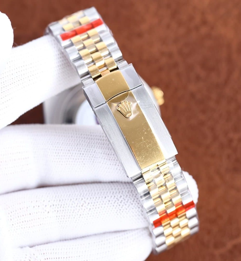 Rolex Datejust 41mm Oyster Perpetual Silver Toned For Men 116333