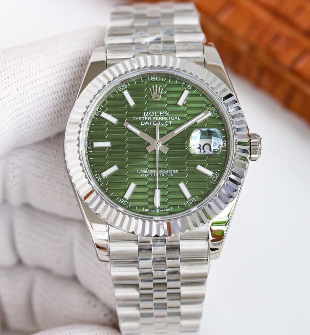 Rolex Datejust 41mm Oyster Perpetual Silver Toned For Men 126300