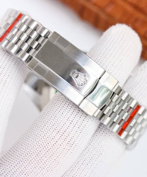 Rolex Datejust 41mm Oyster Perpetual Silver Toned For Men 126300