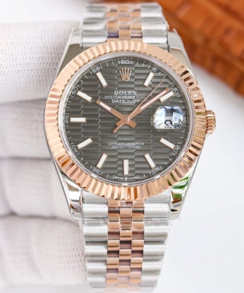 Rolex Datejust 41mm Oyster Perpetual Silver Toned For Men 126331
