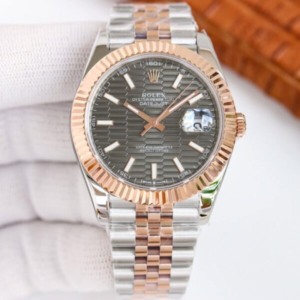 Rolex Datejust 41mm Oyster Perpetual Silver Toned For Men 126331