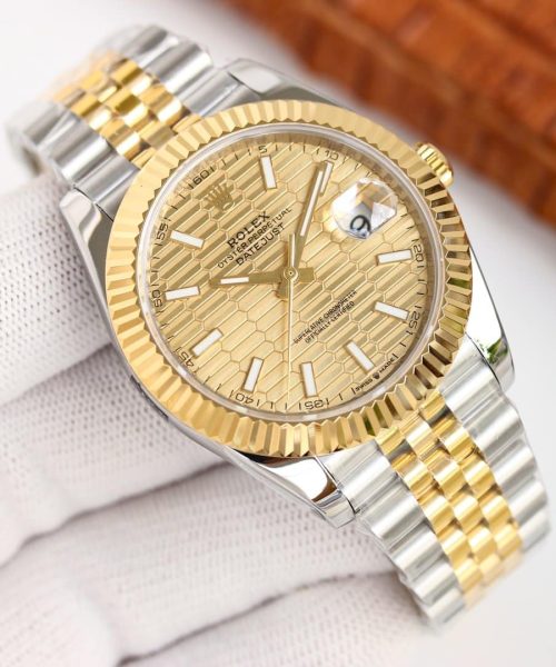 Rolex Datejust 41mm Oyster Perpetual Silver Toned For Men 126333