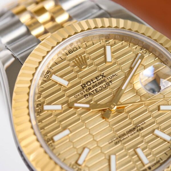 Rolex Datejust 41mm Oyster Perpetual Silver Toned For Men 126333