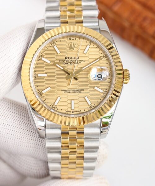 Rolex Datejust 41mm Oyster Perpetual Silver Toned For Men 126333