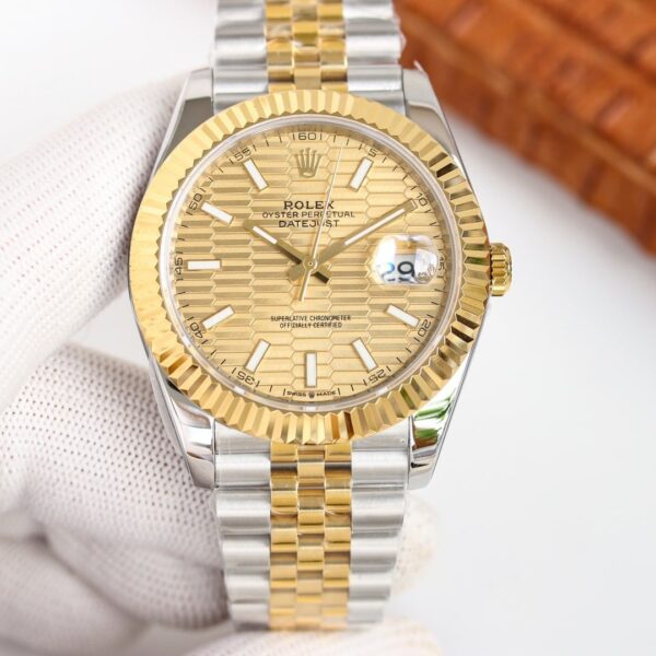 Rolex Datejust 41mm Oyster Perpetual Silver Toned For Men 126333