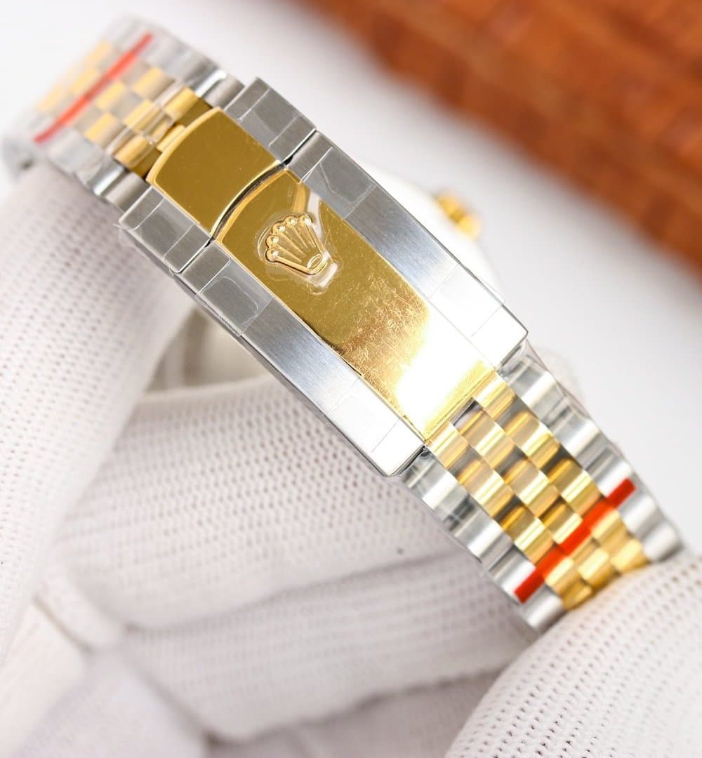 Rolex Datejust 41mm Oyster Perpetual Silver Toned For Men 126333