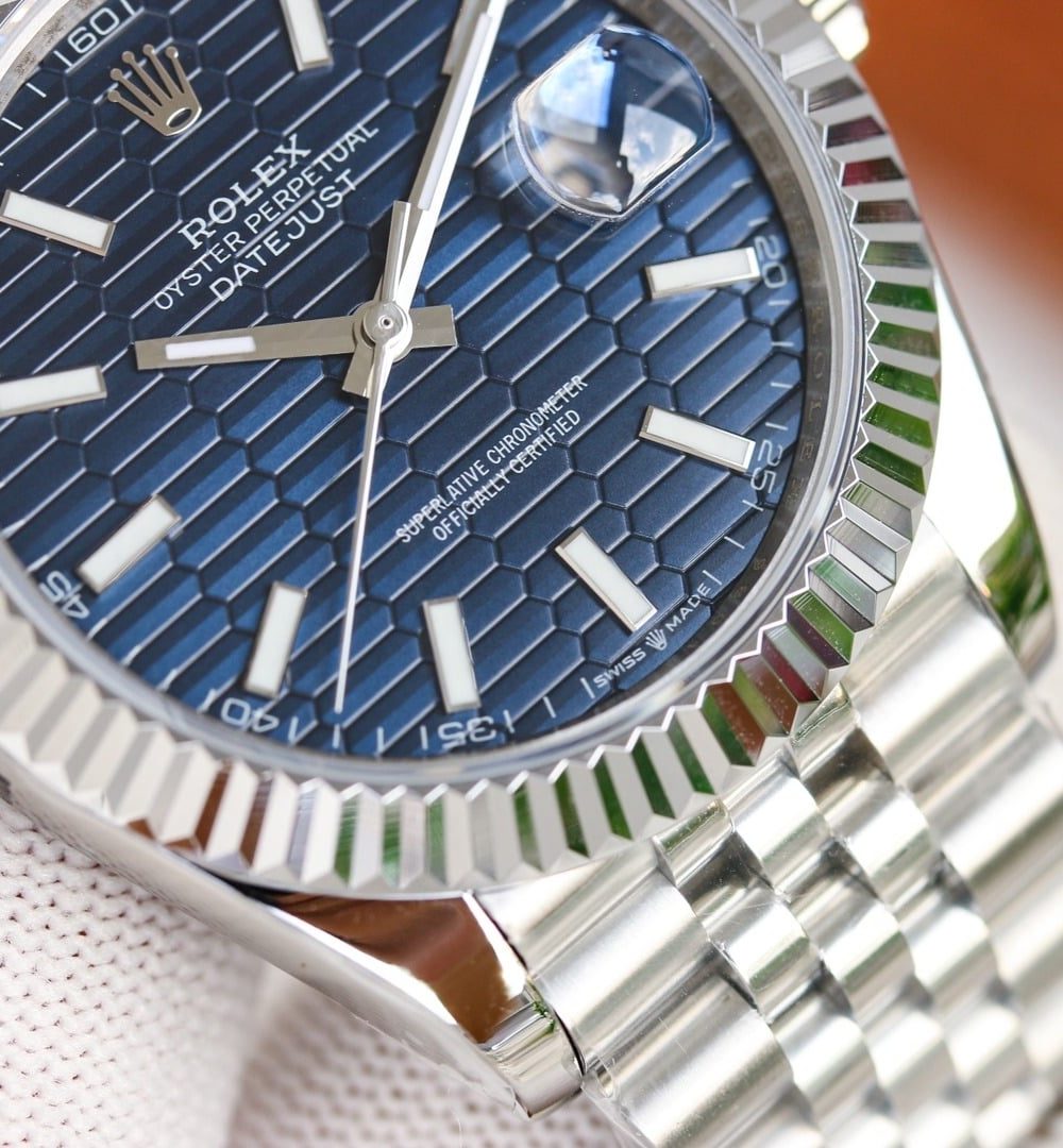 Rolex Datejust 41mm Oyster Perpetual Silver Toned For Men 126334