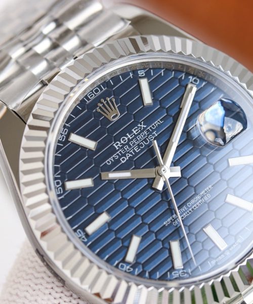 Rolex Datejust 41mm Oyster Perpetual Silver Toned For Men 126334