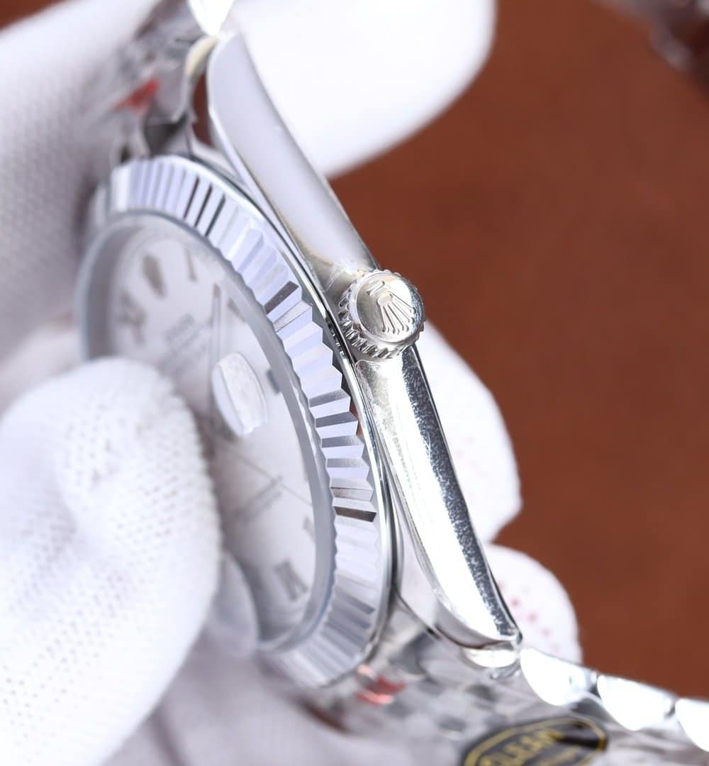 Rolex Datejust 41mm Oyster Perpetual Silver Toned For Men 16220