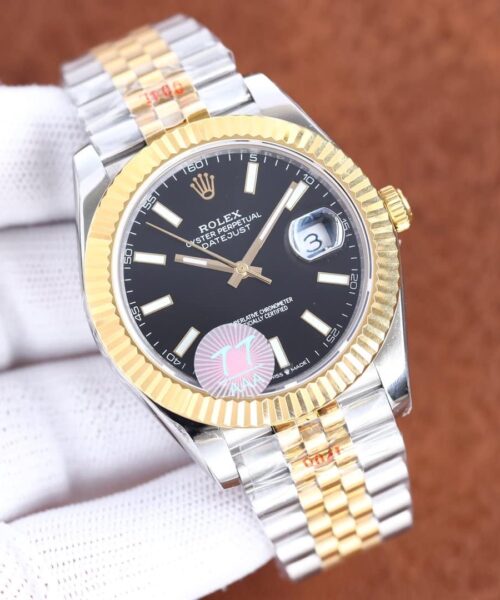 Rolex Datejust 41mm Oyster Perpetual Silver Toned For Men 69173