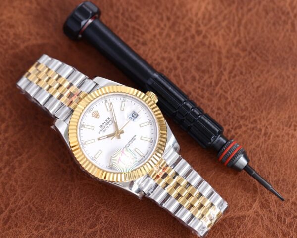 Rolex Datejust 41mm Oyster Perpetual Silver Toned For Men 70173