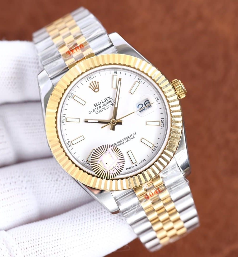 Rolex Datejust 41mm Oyster Perpetual Silver Toned For Men 70173