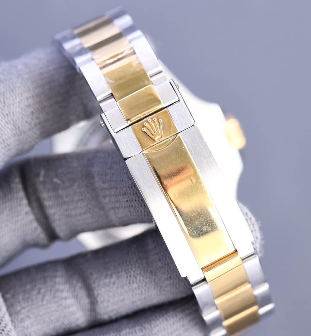 Rolex Sea Dweeler 44mm Silver Toned For Men 126603