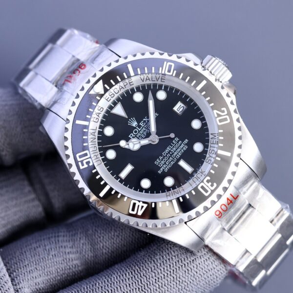 Rolex Sea Dweeler 44mm Silver Toned For Men 136660