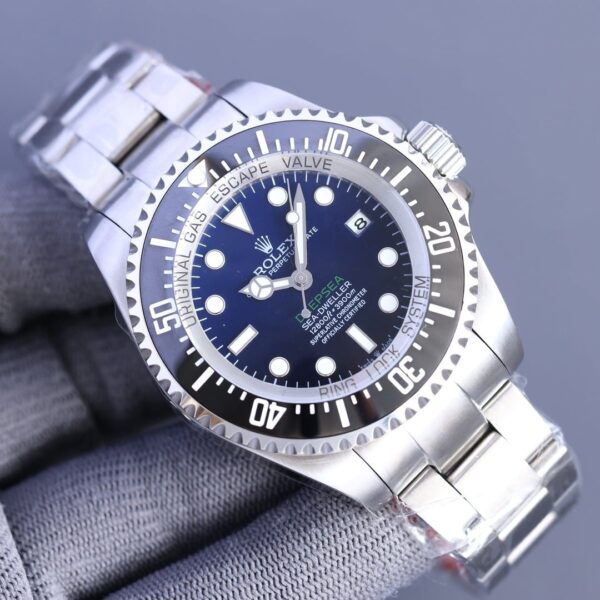 Rolex Sea Dweeler 44mm Silver Toned For Men 136660