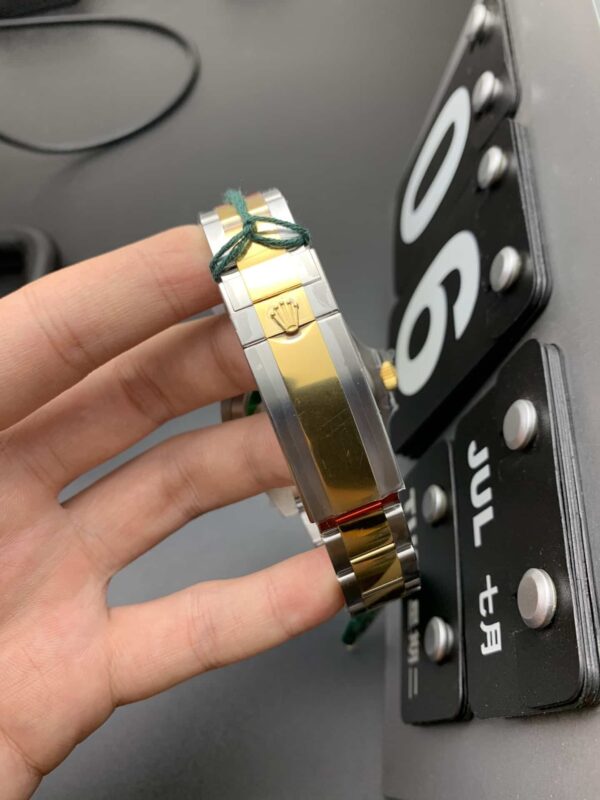 Rolex Submariner Date 41mm Gold/Silver Toned For Men 126613LN