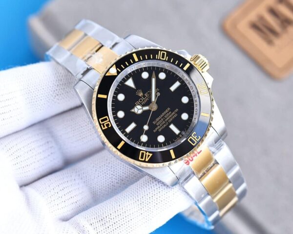 Rolex Submariner Date 41mm Silver Toned For Men 126613LN