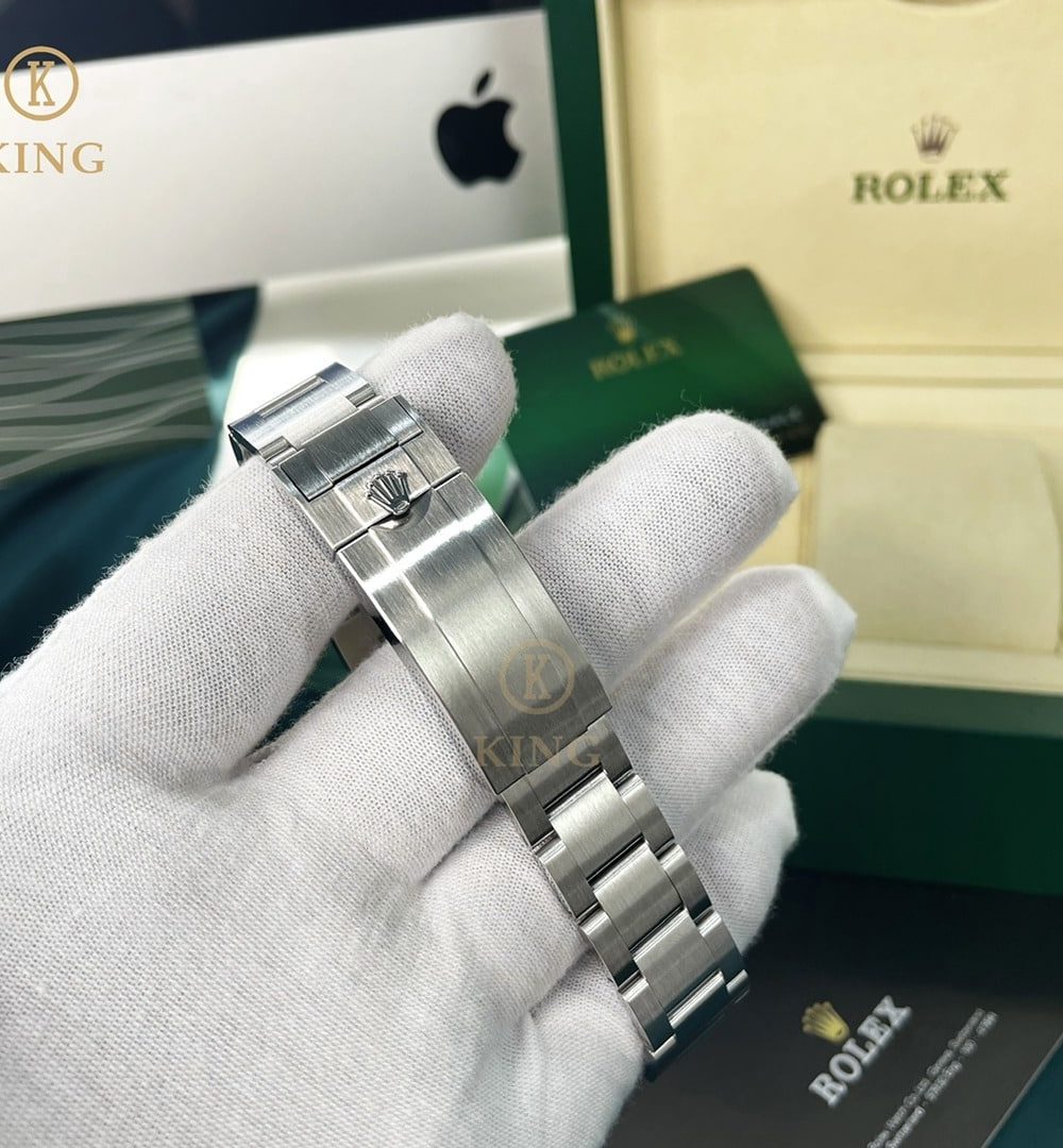 Rolex Submariner Date 41mm Silver Toned For Men Green Dial 116610LV (Hulk)