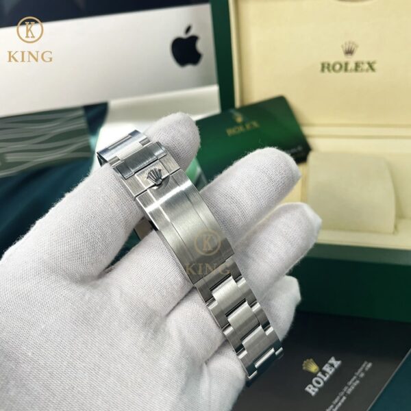 Rolex Submariner Date 41mm Silver Toned For Men Green Dial 116610LV (Hulk)