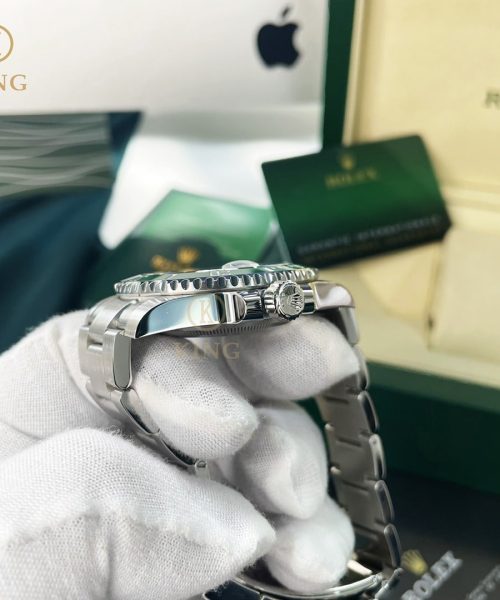 Rolex Submariner Date 41mm Silver Toned For Men Green Dial 116610LV (Hulk)