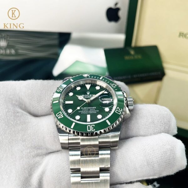 Rolex Submariner Date 41mm Silver Toned For Men Green Dial 116610LV (Hulk)