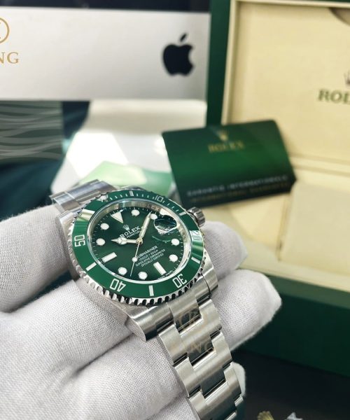 Rolex Submariner Date 41mm Silver Toned For Men Green Dial 116610LV (Hulk)