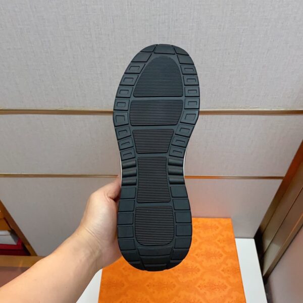 S001 – Fashion shoes