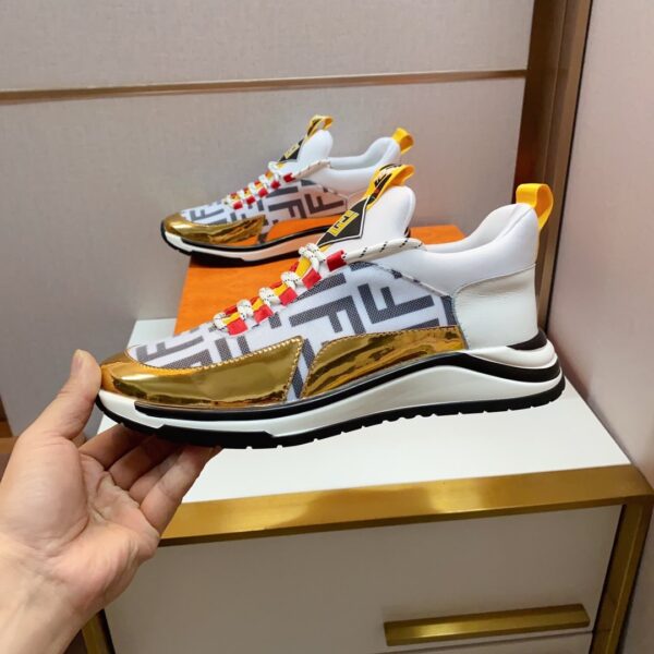 S002 – Fashion shoes