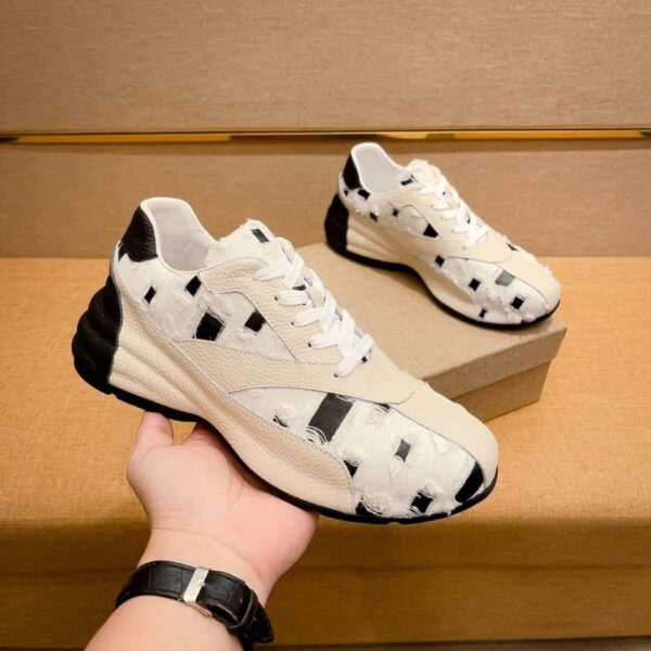 S004 – Fashion shoes