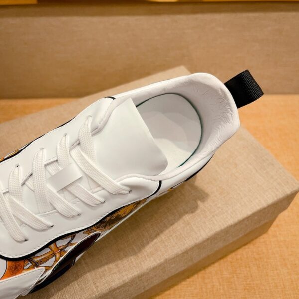 S005 – Fashion shoes