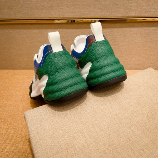 S006 – Fashion shoes