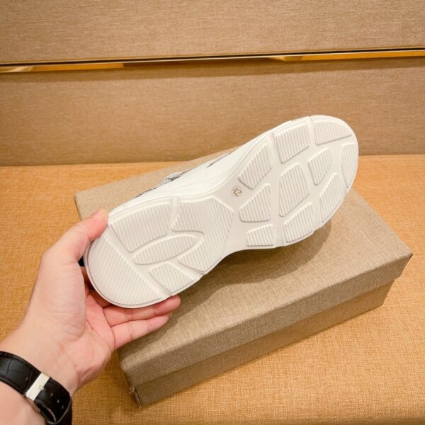 S007 – Fashion shoes