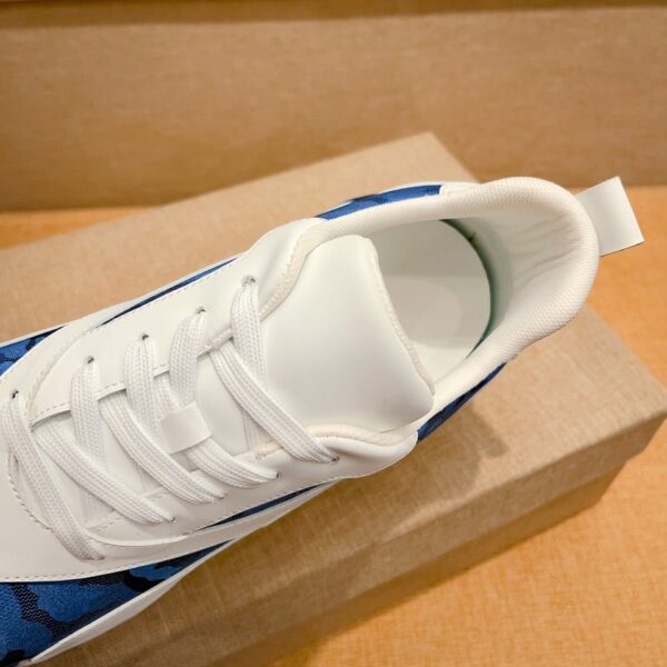 S008 – Fashion shoes