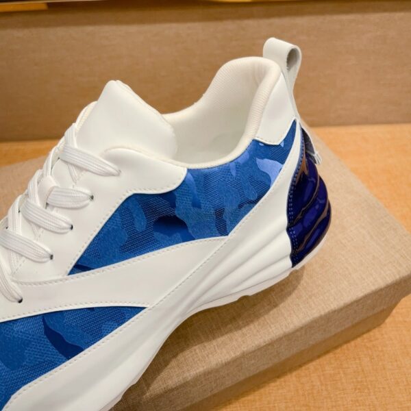 S008 – Fashion shoes