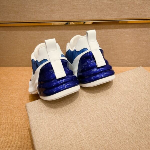 S008 – Fashion shoes