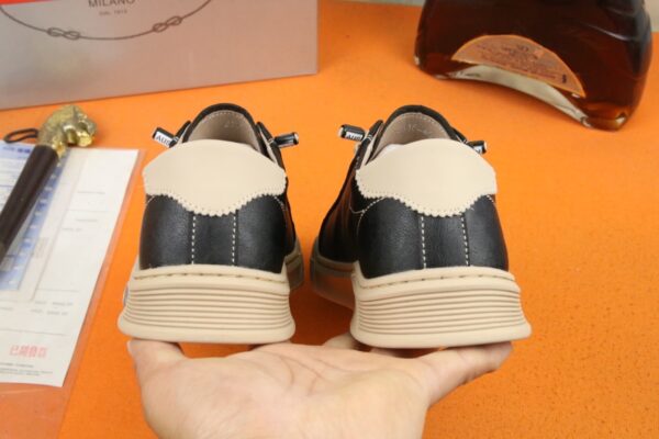 S009 – Fashion shoes