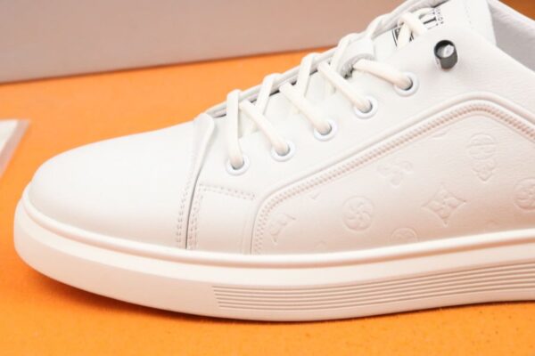 S010 – Fashion shoes