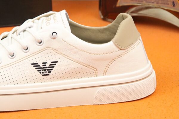 S011 – Fashion shoes